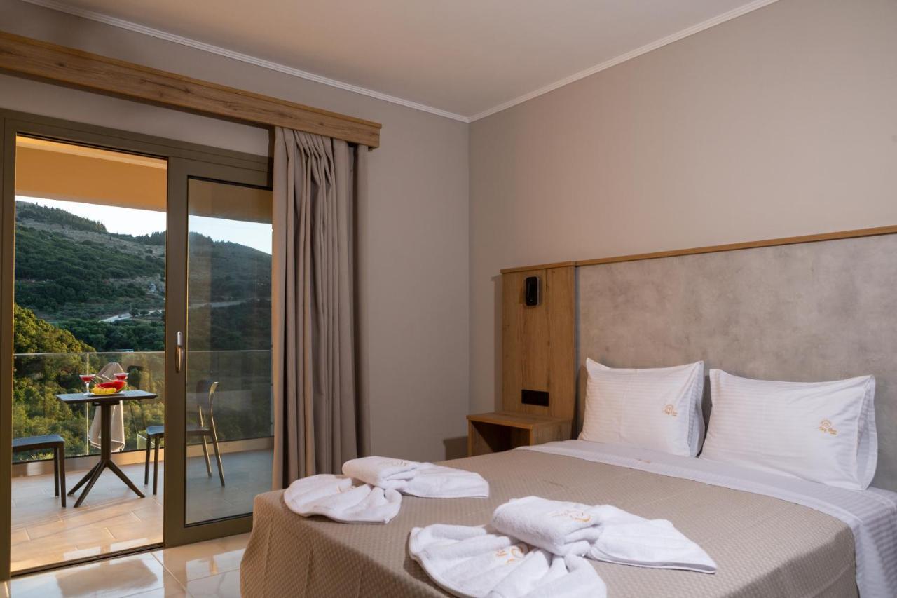 Sky View Suites Kefalonia Vóvikes Extérieur photo